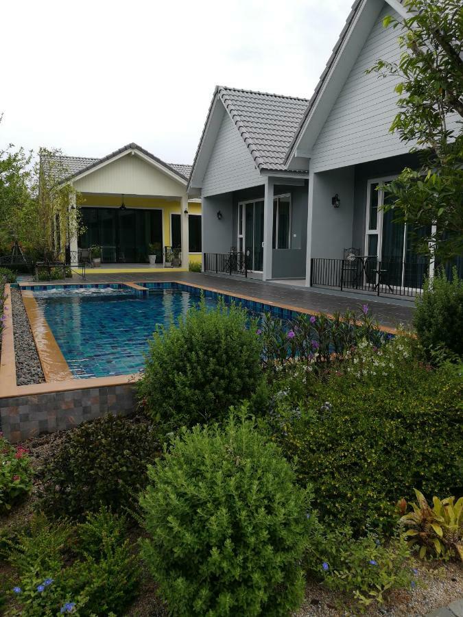 Baan Phurit Khaoyai Hotel Pak Chong Екстериор снимка