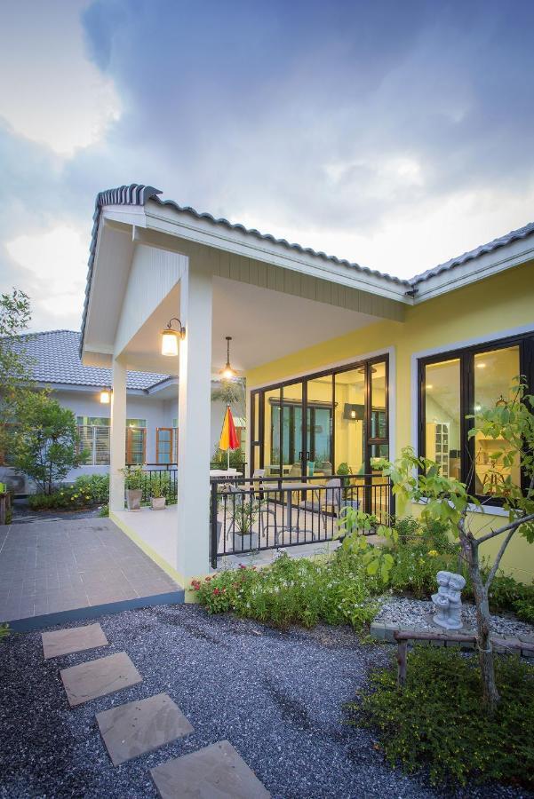 Baan Phurit Khaoyai Hotel Pak Chong Екстериор снимка